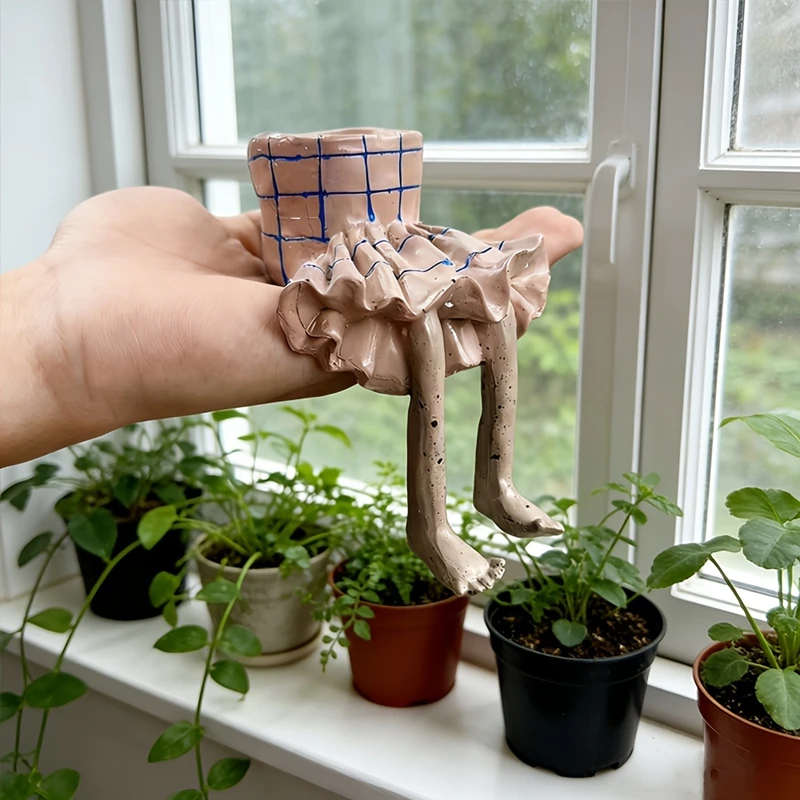 Whimsical Resin Leggy Planter  - đánh giá và giá Plant Parental